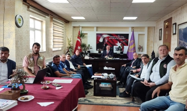 Esnaf Odası Toplantısında Fiyatlar Yeniden Belirlendi Esnaf Odası Toplantısında Fiyatlar Yeniden Belirlendi